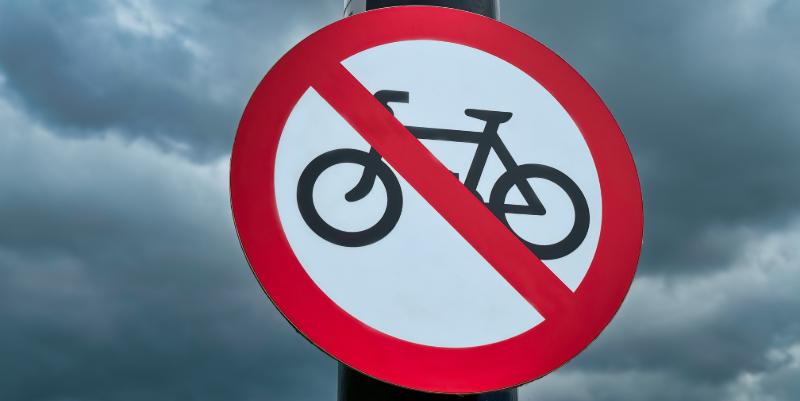 Voies interdites aux vélos : qui est concerné ?