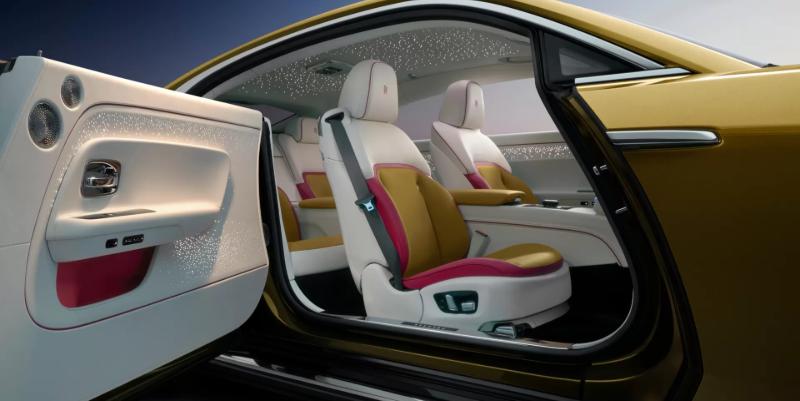 Rolls-Royce Spectre : le luxe aussi passe à l’électrique