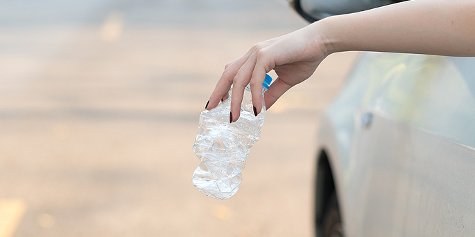 illustration de Le jet de déchets hors de votre véhicule