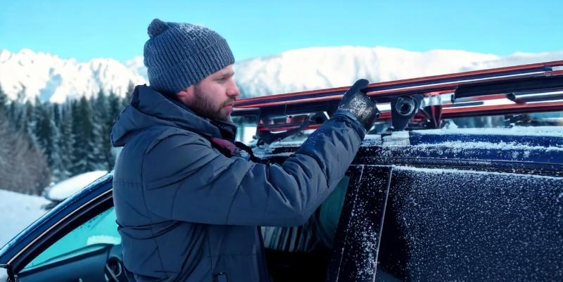 illustration de Transporter des skis en voiture : que dit la loi ?