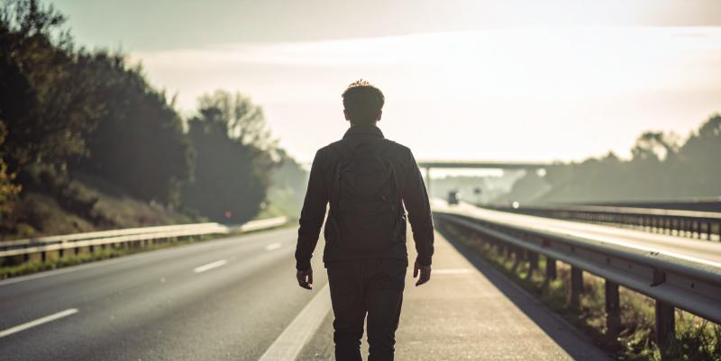 Piéton sur l’autoroute : les erreurs à éviter absolument