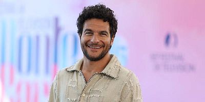 Entre disque d’or et premiers rôles, le chanteur s’épanouit sur tous les fronts.