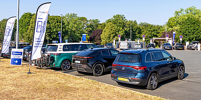 Les automobilistes en véhicule électrique étaient nombreux sur les routes des vacances.