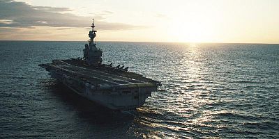 Le porte-avions Charles-de-Gaulle, cadre principal de la série 