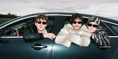 Le trio revient avec un nouvel album intitulé ''La vie continue''.